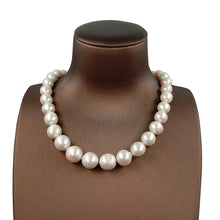 Load image into Gallery viewer, Luxury Big Size Natural White Freshwater Pearl Beaded Choker Necklace For Ladies
