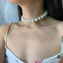 Load image into Gallery viewer, Natural Round Fresh Shell Pearl Beaded Choker Necklace for Ladies
