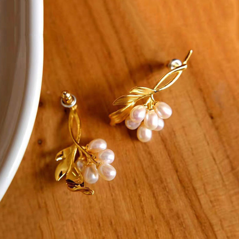 2021 Autumn New Leaf Shape Pearl  Earrings Exquisite Ladies Silver Jewelry