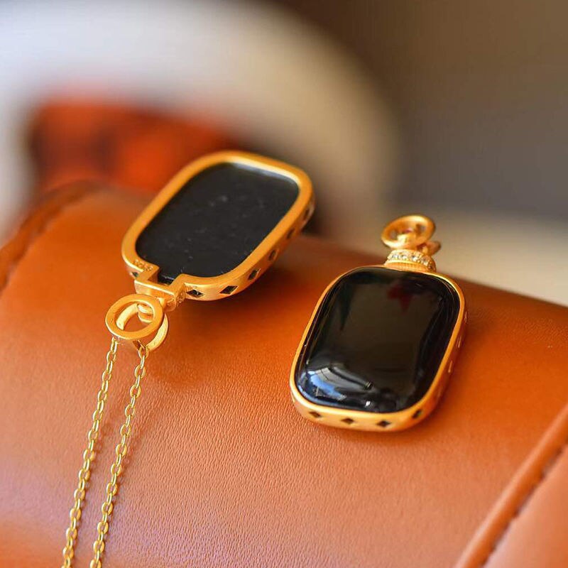 Ancient Golden Craftsmanship Inlaid Black Agate Square Necklace Pendant for Ladies Exquisite Luxury Silver Jewelry