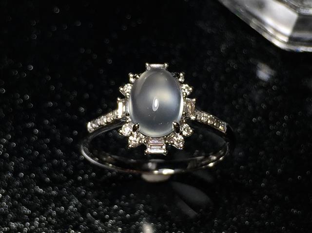 Designer Original Ice Jade Chalcedony Inlaid Round Opening Adjustable Ring Elegant Charm Retro Silver Jewelry