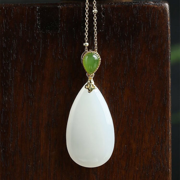 Designer's Unique Creative Natural Fine White Jade Drop-shaped Pendant Necklace Exquisite Elegant Charm Jewelry