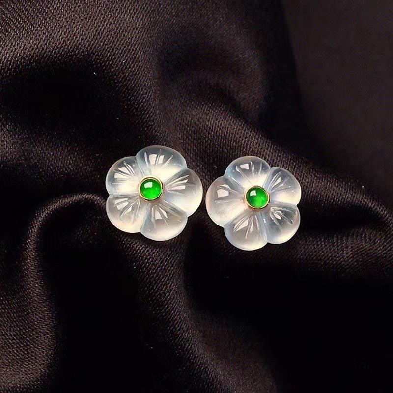 Designer's Unique Creative Silver Inlaid White Chalcedony Flower Earrings Vintage Style Retro Elegant Luxury Charm Jeweler