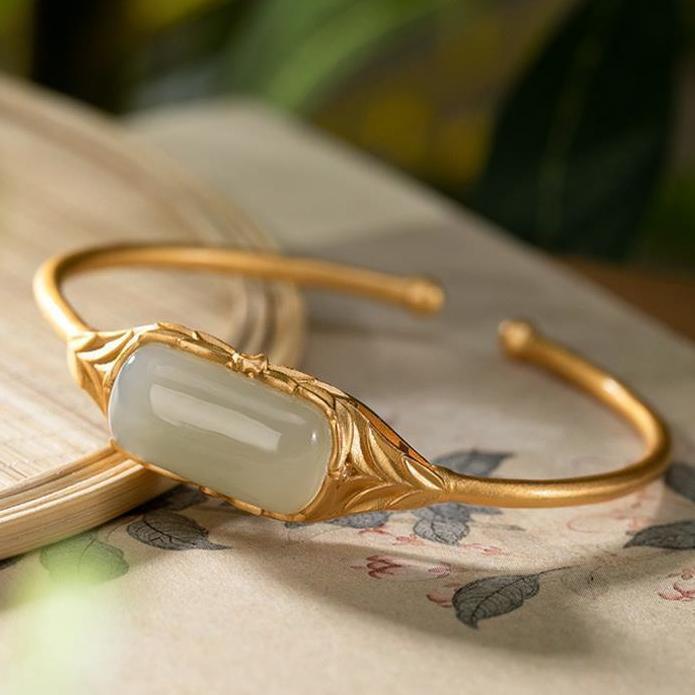 Lokaloca Natural Fine White Jade Bracelet