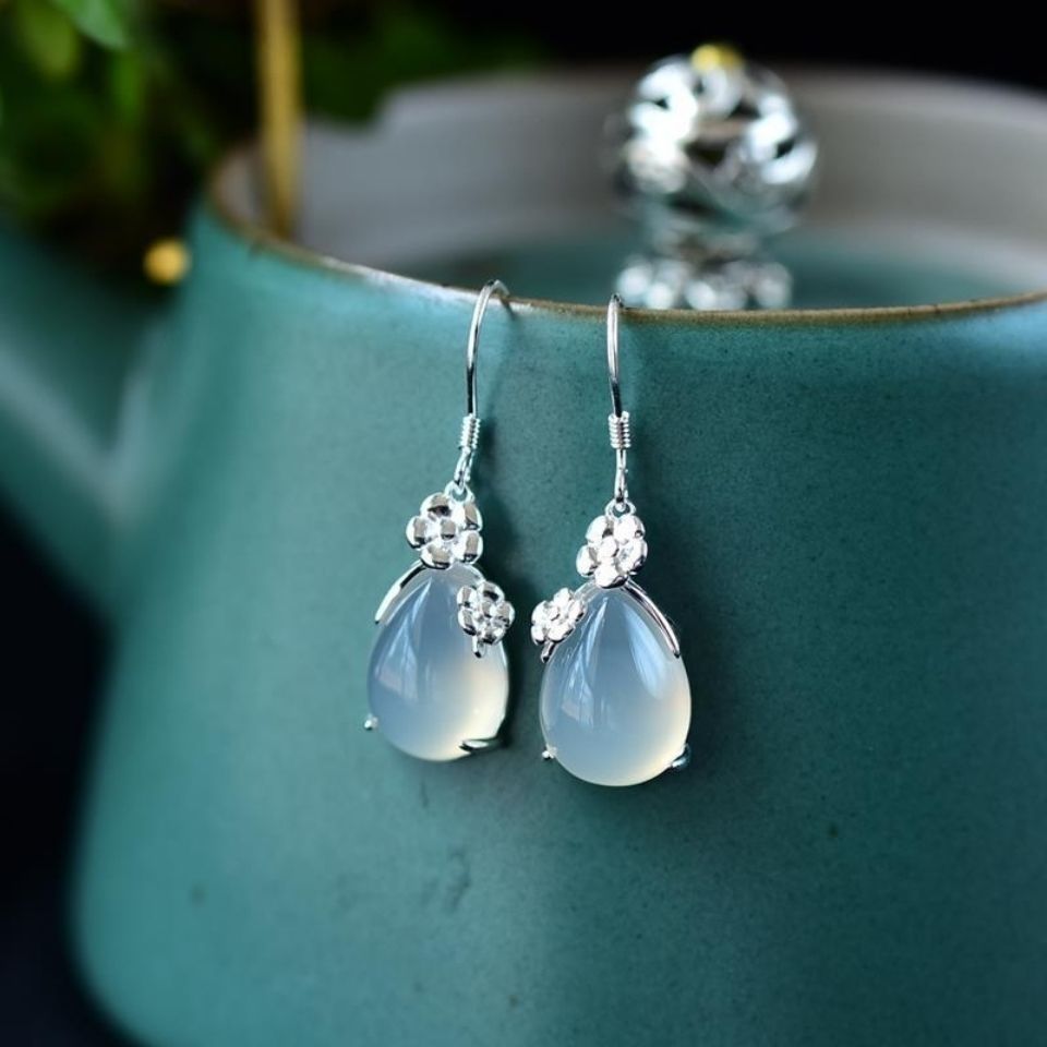 Designer Unique Creative Silver Inlaid Plum Chalcedony Drop Earrings Elegant Charm Creative Retro Ladies Silver Jewelry