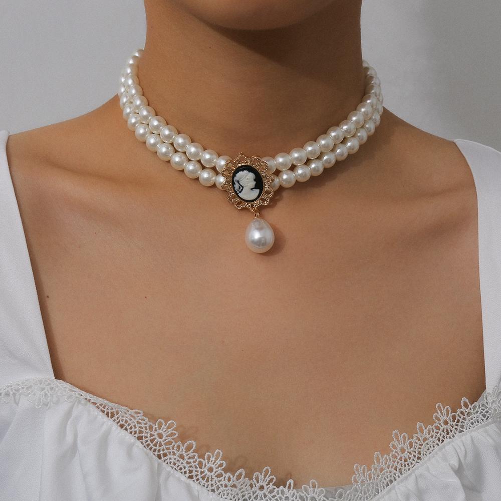 British Royal Multi Layer Pearl Beaded Queen Pendant Choker Necklace