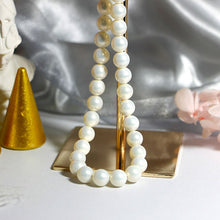 Load image into Gallery viewer, Top Grade 8mm White Shell Pear Beaded Choker Necklace for Lady
