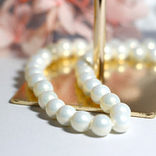 Load image into Gallery viewer, Top Grade 8mm White Shell Pear Beaded Choker Necklace for Lady
