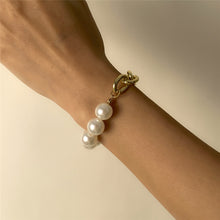 Load image into Gallery viewer, Luxury Royal Punk Pearl Beaded Lock Chain Aluminum Link Bracelet
