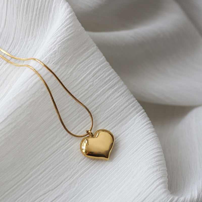 Simple Solid Glossy Heart  Pendant Necklace Lovely Clavicle Chain Girl Titanium Steel Gold-Plated