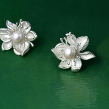 Load image into Gallery viewer, Independent Design Silver Inlaid Pearl Flower Earrings Exquisite Ladies Jewelry
