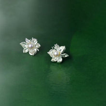 Load image into Gallery viewer, Independent Design Silver Inlaid Pearl Flower Earrings Exquisite Ladies Jewelry
