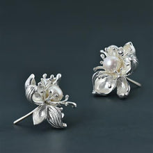 Load image into Gallery viewer, Independent Design Silver Inlaid Pearl Flower Earrings Exquisite Ladies Jewelry
