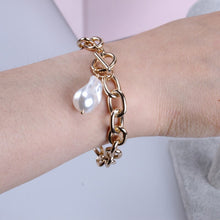 Load image into Gallery viewer, Nostalgia Cuban Link Chain Baroque Irregular Pearl Charm Toggle Clasp Bracelet
