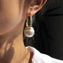 Load image into Gallery viewer, Minimalist City Pop Pearl Drop Golden Earrings for Women
