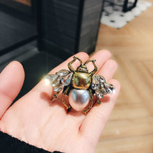 Load image into Gallery viewer, Designer Tenderness Vintage Pearl Bee Geometric Crystal Adjustable Ring
