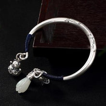 Load image into Gallery viewer, Natural Fine White Chalcedony Lucky Cat Bracelet Niche Exquisite Carving Design Mulan Classic Elegant Ladies Brand Jewelry
