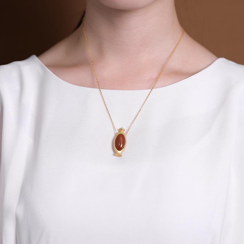 Natural Southern Red Agate Vase Pendant Necklace Vintage Style Retro Unique Craft Charm Women's Silver Jewelry