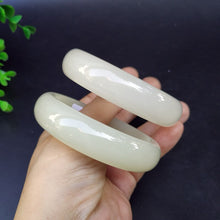 Load image into Gallery viewer, Lokaloca Handcrafted Natural Jade Bangle Bracelet
