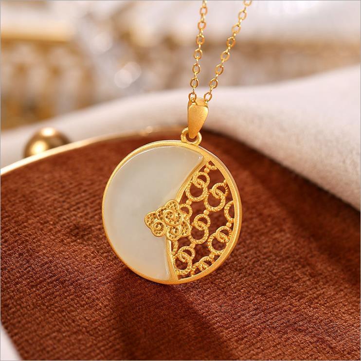 Natural White Jade Round Pendant Necklace Vintage Retro Luxury Jewelry Designers Silver Jewellery