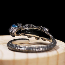 Load image into Gallery viewer, New Creative Silver Snake Eye Ring Vintage Style Unique Craft Luxury Jewelry
