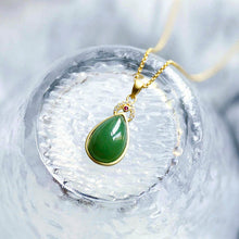 Load image into Gallery viewer, Lokaloca Natural Geen Drop-shaped Jade Pendant Necklace
