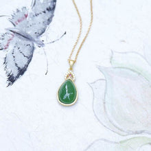 Load image into Gallery viewer, Lokaloca Natural Geen Drop-shaped Jade Pendant Necklace
