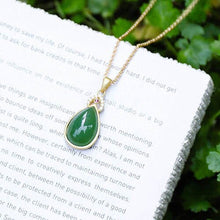 Load image into Gallery viewer, Lokaloca Natural Geen Drop-shaped Jade Pendant Necklace
