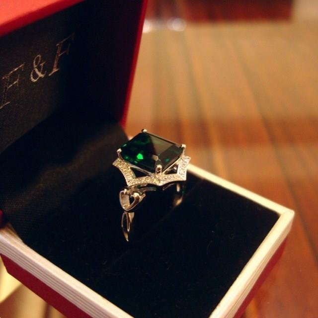 Original New Silver Inlaid Green Cubic Zirconia Faceted Square Opening Adjustable Ring Elegant Lady Jewelry