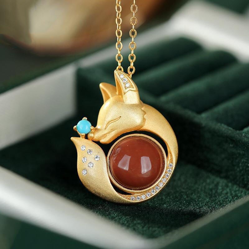 Original Designer Natural Southern Red Agate Crystal Pendant Necklace Creative Fox Shape Charm Brand Jewelry