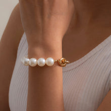 Load image into Gallery viewer, Luxury Royal Punk Pearl Beaded Lock Chain Aluminum Link Bracelet
