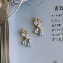 Load image into Gallery viewer, The Designer&#39;s Unique Creative Silver Inlaid White Crystal Faceted Drop-shaped Tassel Earrings Elegant and Exquisite Jewelry
