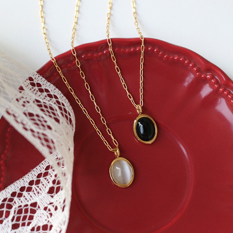 Natural Black Agate Oval Retro Pendant Necklace Clavicle Chain Titanium Steel Plated with 18K Gold