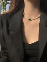 Load image into Gallery viewer, Tranquility British Design Green Crystal Charm Pearl Beaded Necklace Choker
