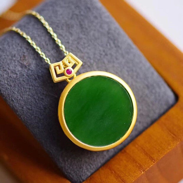 Lokaloca Natural Round Green Jade Pendant Necklace